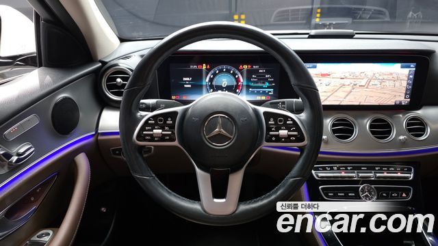 Mercedes-Benz E-Class 2019 — photo 19