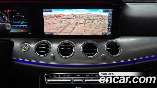 Mercedes-Benz E-Class 2019 — photo 20