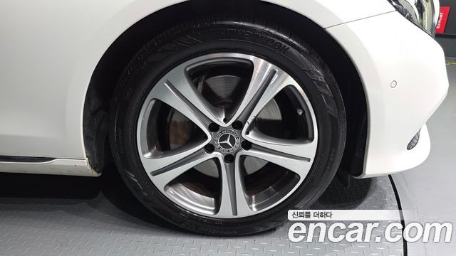 Mercedes-Benz E-Class 2019 — photo 7