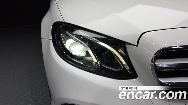 Mercedes-Benz E-Class 2019 — photo 8