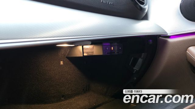 Mercedes-Benz E-Class 2019 — photo 28
