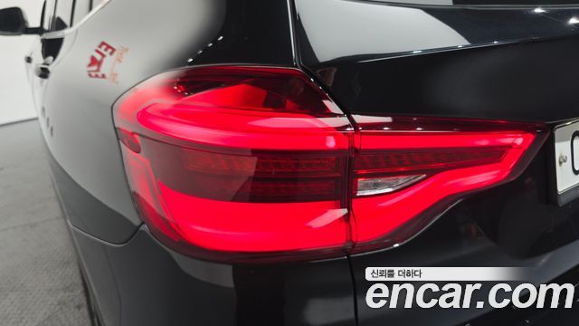 BMW X3 2018 — photo 9
