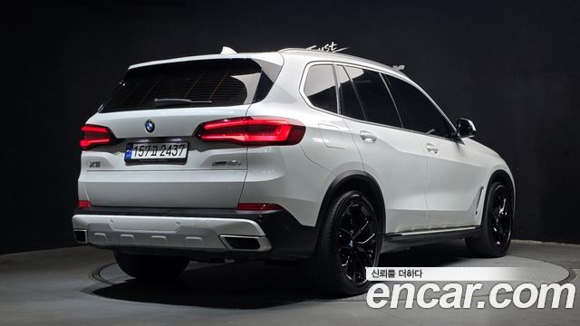 BMW X5 2021 — photo 2