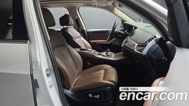 BMW X5 2021 — photo 11