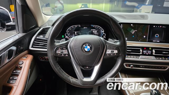 BMW X5 2021 — photo 13