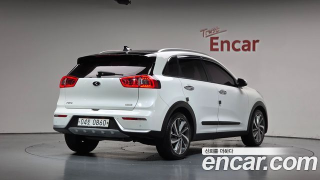 Kia Niro 2017 — photo 2