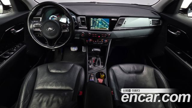 Kia Niro 2017 — photo 10