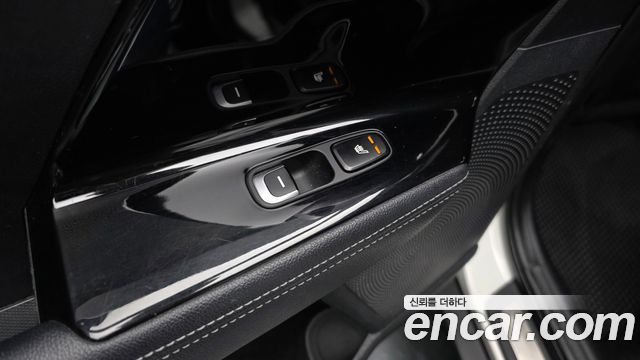 Kia Niro 2017 — photo 25