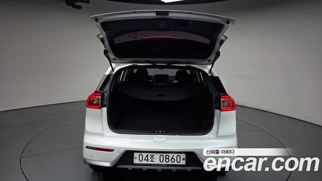 Kia Niro 2017 — photo 26