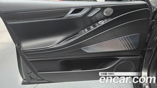 Genesis G80 2022 — photo 14