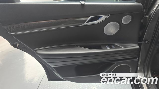 Genesis G80 2022 — photo 15