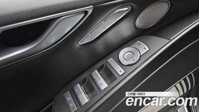 Genesis G80 2022 — photo 27