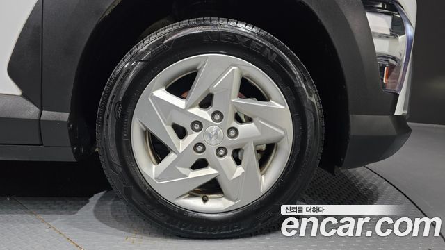 Hyundai Kona 2023 — photo 7