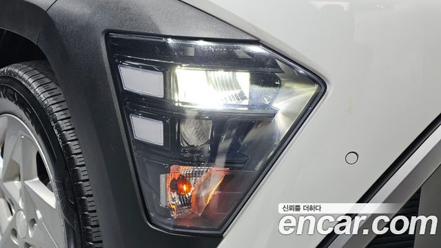 Hyundai Kona 2023 — photo 8