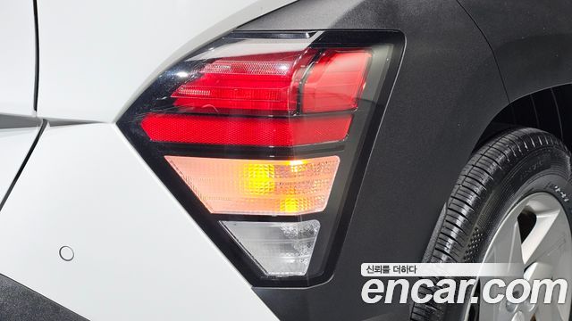 Hyundai Kona 2023 — photo 9