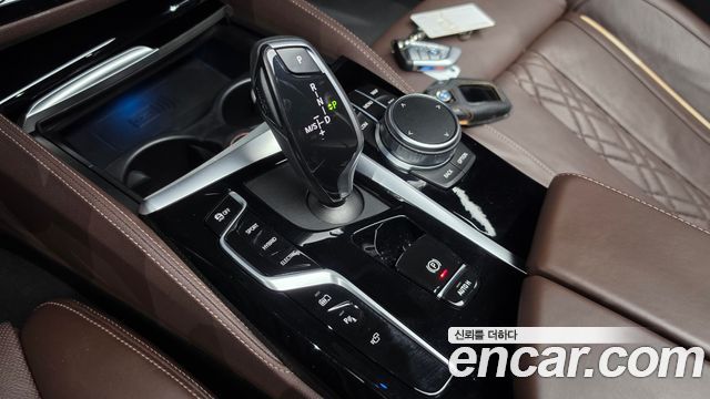 BMW 5-Series 2021 — photo 12