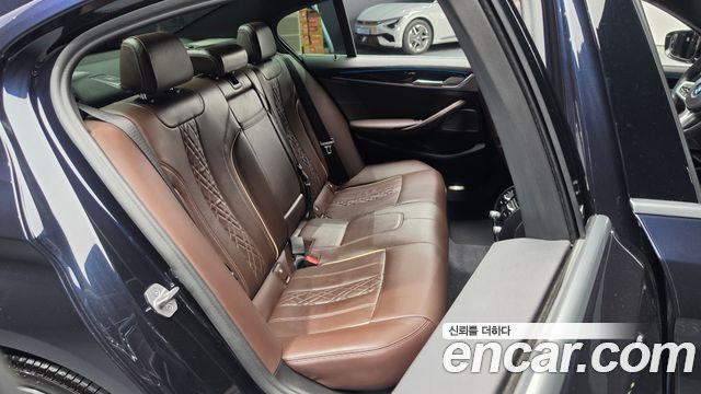 BMW 5-Series 2021 — photo 18