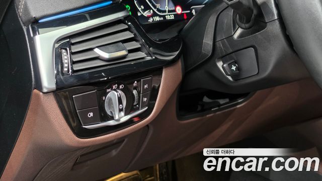 BMW 5-Series 2021 — photo 22