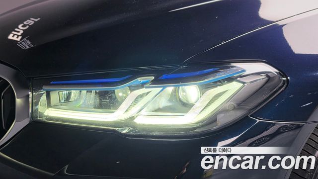 BMW 5-Series 2021 — photo 8