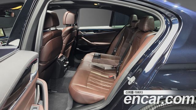 BMW 5-Series 2021 — photo 16