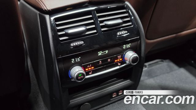 BMW 5-Series 2021 — photo 27