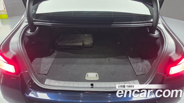 BMW 5-Series 2021 — photo 33