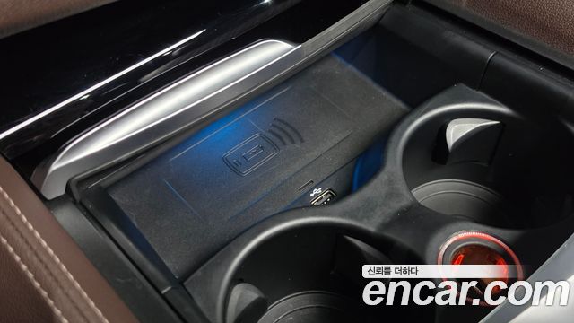 BMW 5-Series 2021 — photo 34