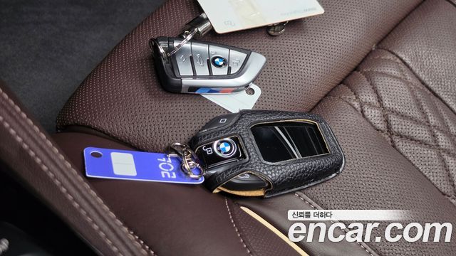 BMW 5-Series 2021 — photo 35