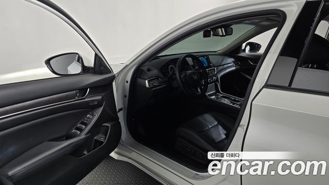 Honda Accord 2022 — photo 13