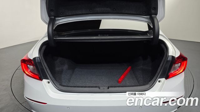 Honda Accord 2022 — photo 24