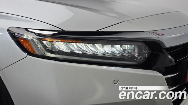 Honda Accord 2022 — photo 8