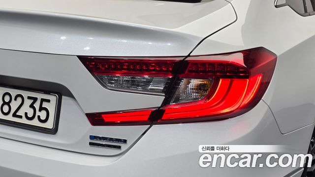 Honda Accord 2022 — photo 9