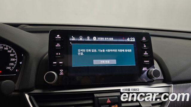 Honda Accord 2022 — photo 32