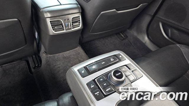 Genesis G80 2017 — photo 24