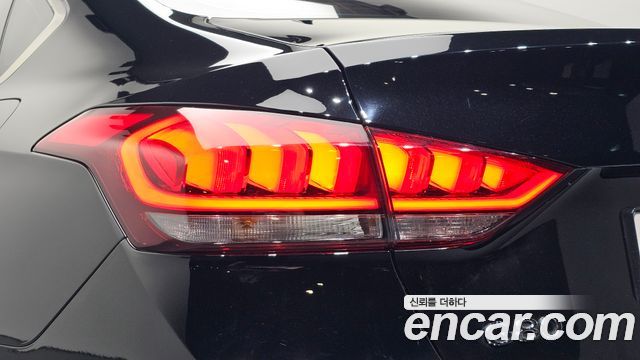 Genesis G80 2017 — photo 9