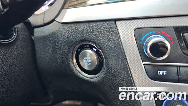 Genesis G80 2017 — photo 29