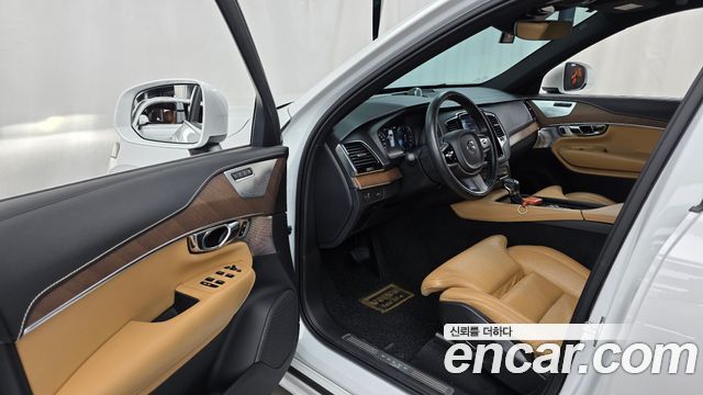 Volvo XC90 2017 — photo 13
