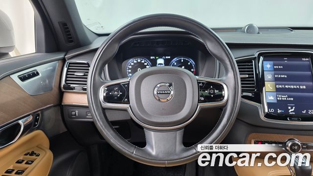 Volvo XC90 2017 — photo 18