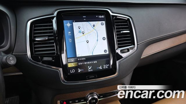 Volvo XC90 2017 — photo 19