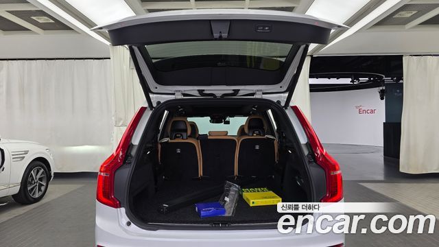 Volvo XC90 2017 — photo 26
