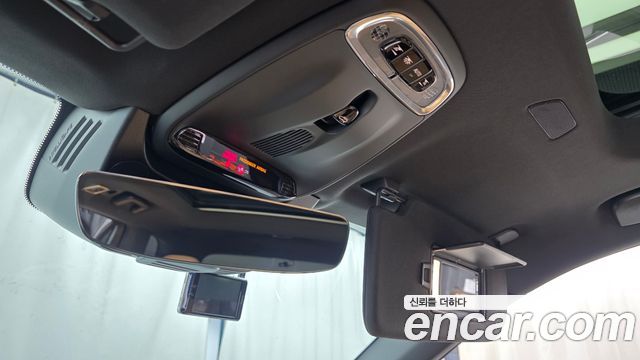 Volvo XC90 2017 — photo 32