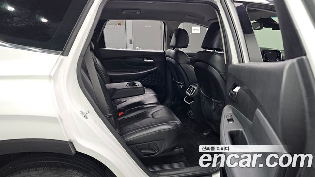 Hyundai Santafe 2019 — photo 17