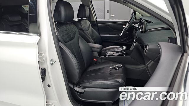 Hyundai Santafe 2019 — photo 16