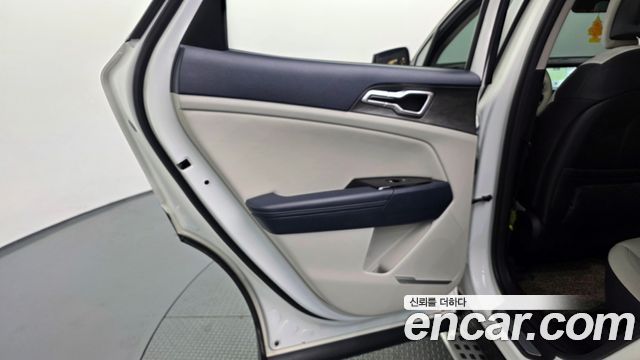 Kia Sportage 2022 — photo 15