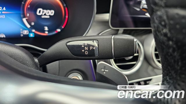 Mercedes-Benz C-Class 2023 — photo 12