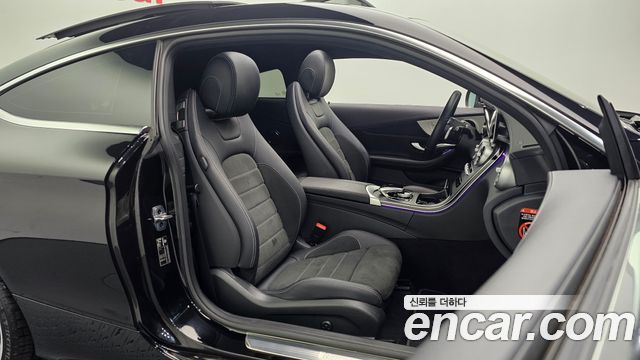 Mercedes-Benz C-Class 2023 — photo 16
