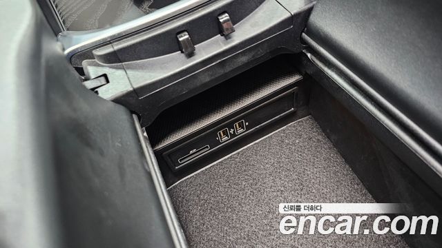Mercedes-Benz C-Class 2023 — photo 27