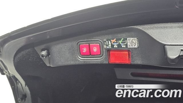 Mercedes-Benz C-Class 2023 — photo 31