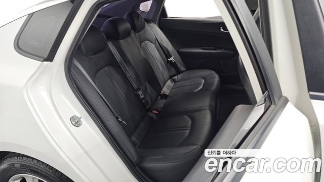 Kia K5 2016 — photo 11