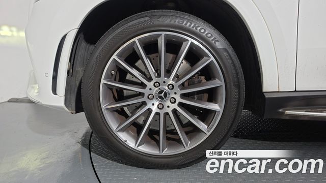 Mercedes-Benz GLE-Class 2023 — photo 5